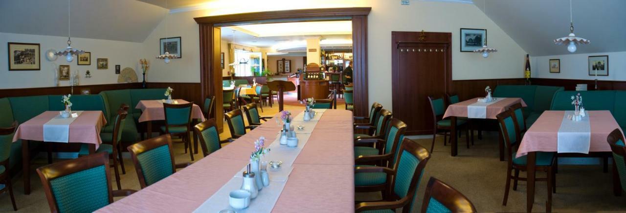 Komorni Hurka Hotel Cheb Ngoại thất bức ảnh